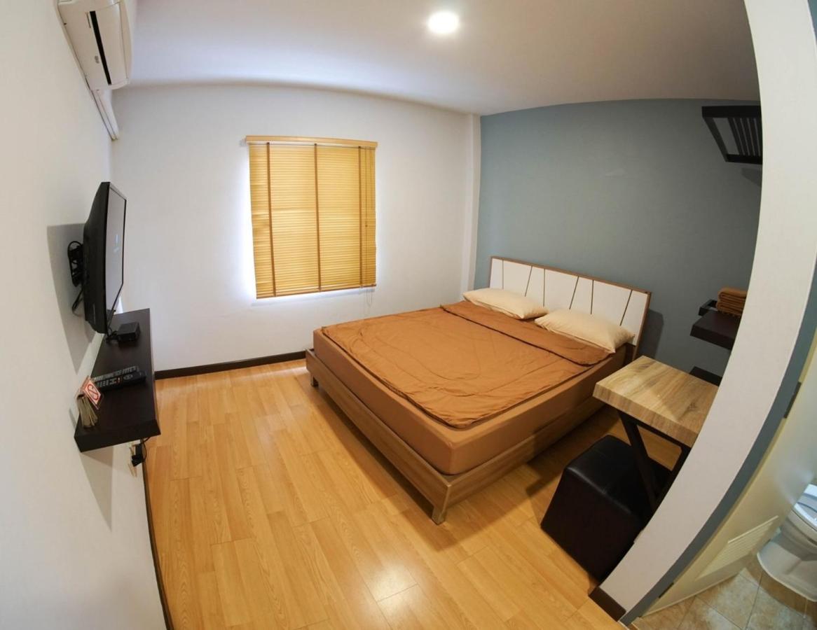Inn Trog And Inn Soi (Adults Only) Bangkok Extérieur photo